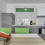 Apartment Sunny Aurora Petrcane